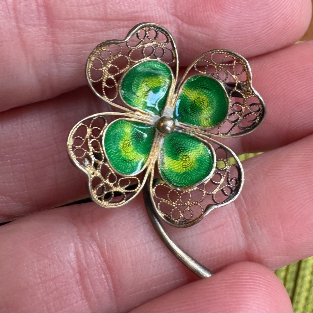 Vintage 800 Silver Plique A Jour Filigree Green Enamel Four-Leaf Clover Brooch